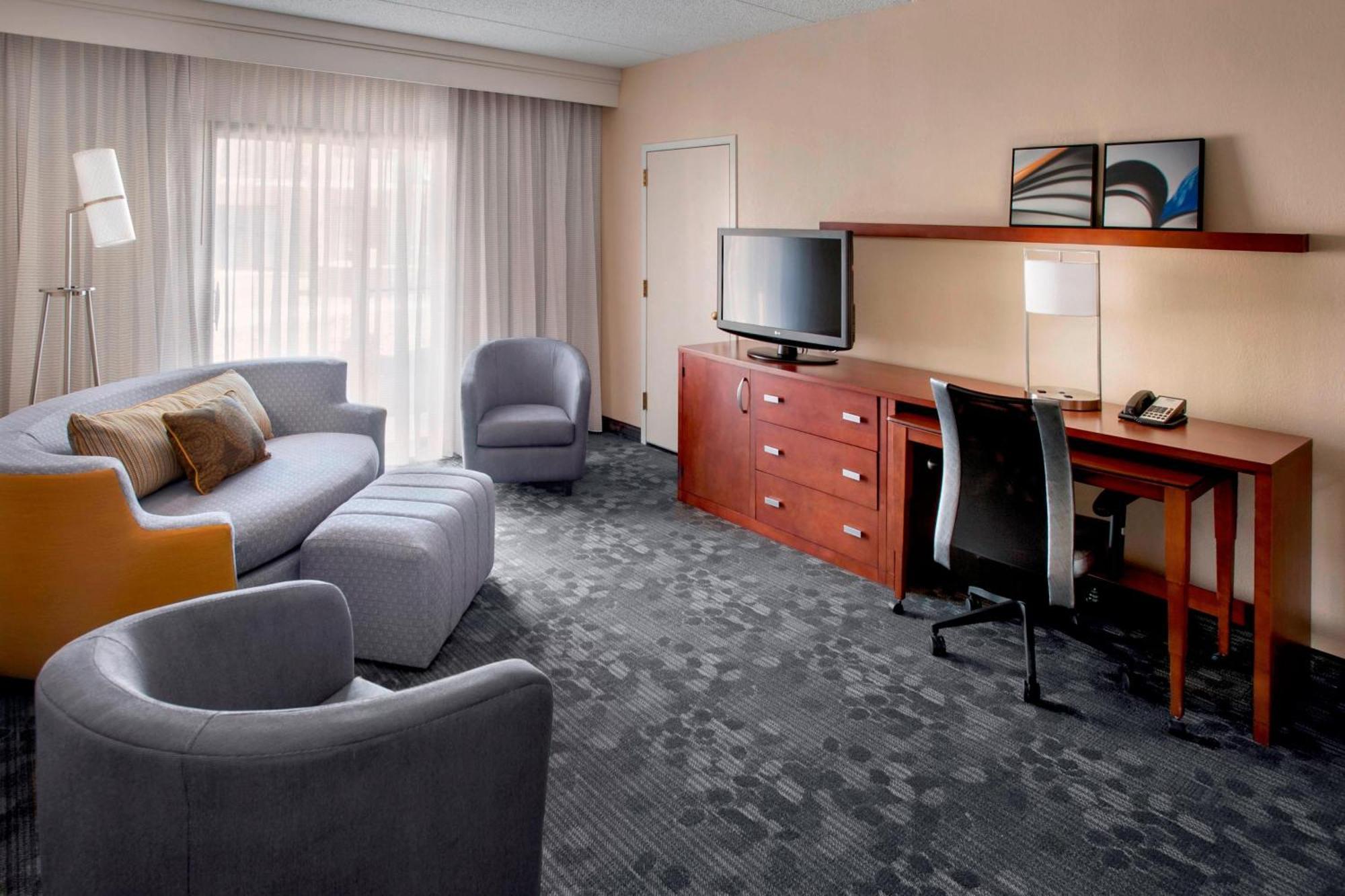 Courtyard By Marriott Hartford Windsor Airport Hotel Eksteriør billede