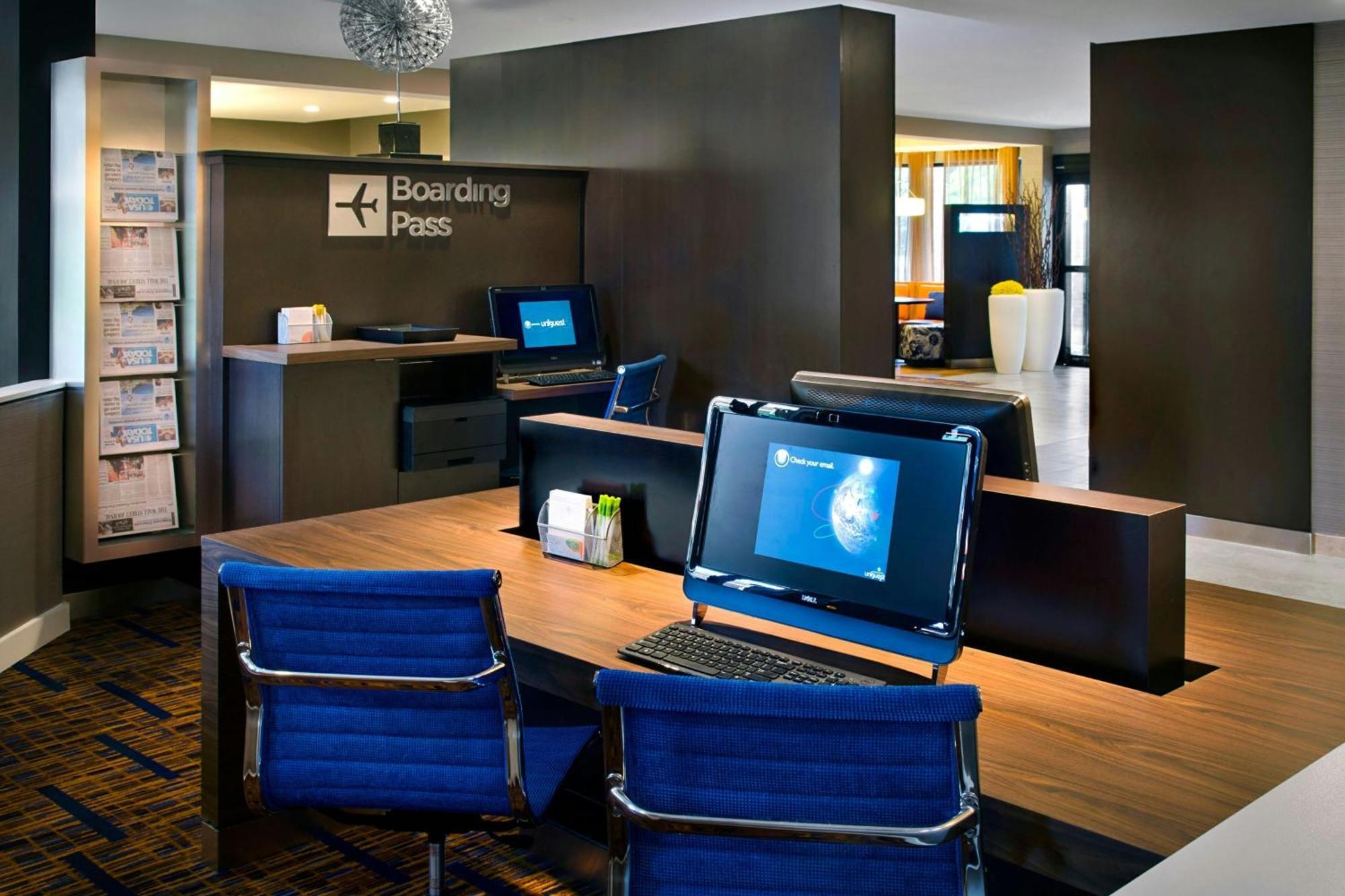 Courtyard By Marriott Hartford Windsor Airport Hotel Eksteriør billede